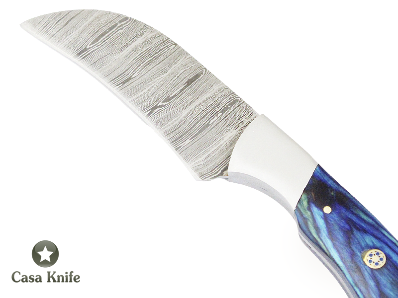 Faca Master Cheff para colecionador forjada em Aço Damasco, com Empunhadura em Pakawood e Madeira de Oliveira estabilizada. 20 cm