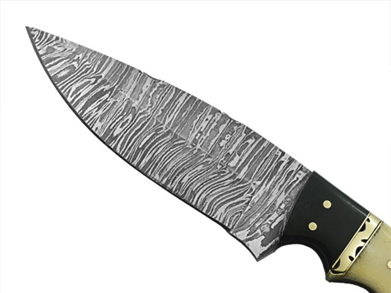 Faca skinner para colecionador forjada em aço damasco. Empunhadura em osso de camelo, 23 cm