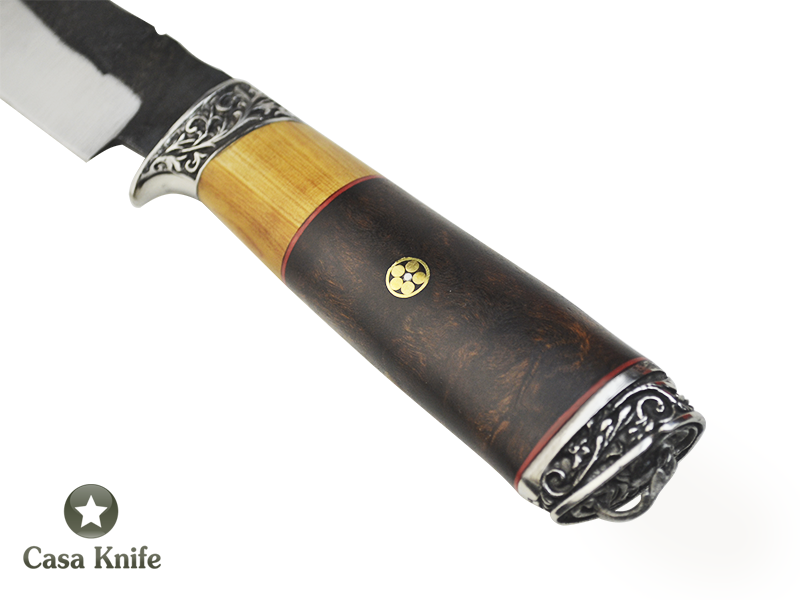 Faca para churrasco para colecionador forjado em aço 1070. Empunhadura em Imbuia e Cipreste, 31 cm