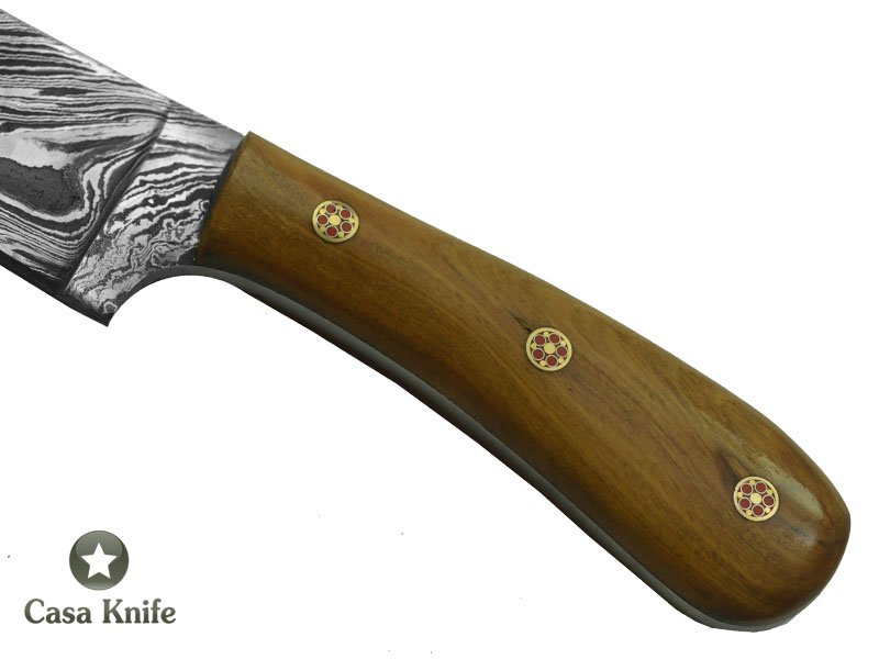 Faca para churrasco para colecionador forjado em aço damasco. Empunhadura em Oliveira, 30 cm