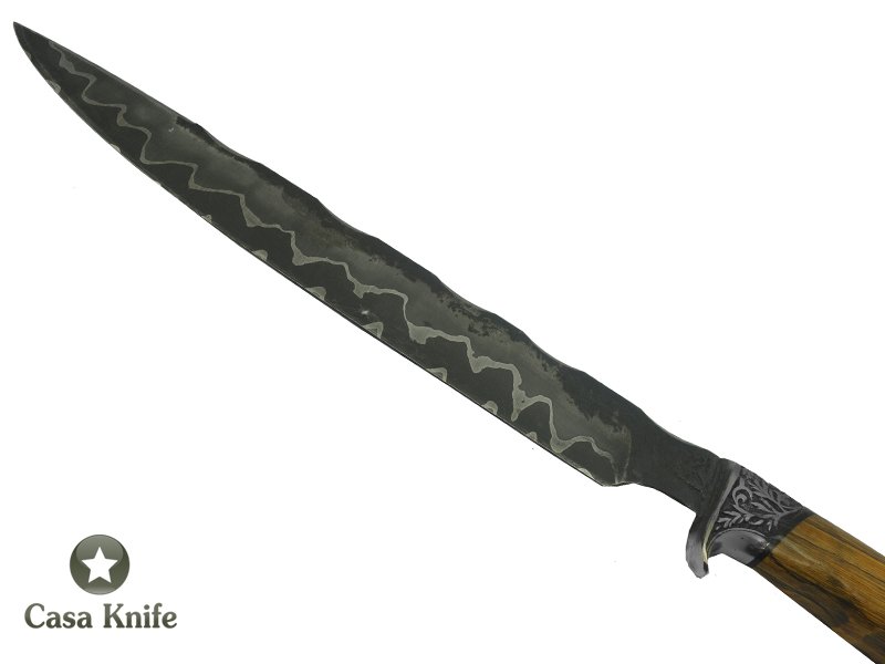 Monte Cristo faca para churrasco para colecionador forjado em aço damasco 15N20 / 5160 / 58 HCR / 80 camadas. Empunhadura em Spalted Guajuvira . 38 cm