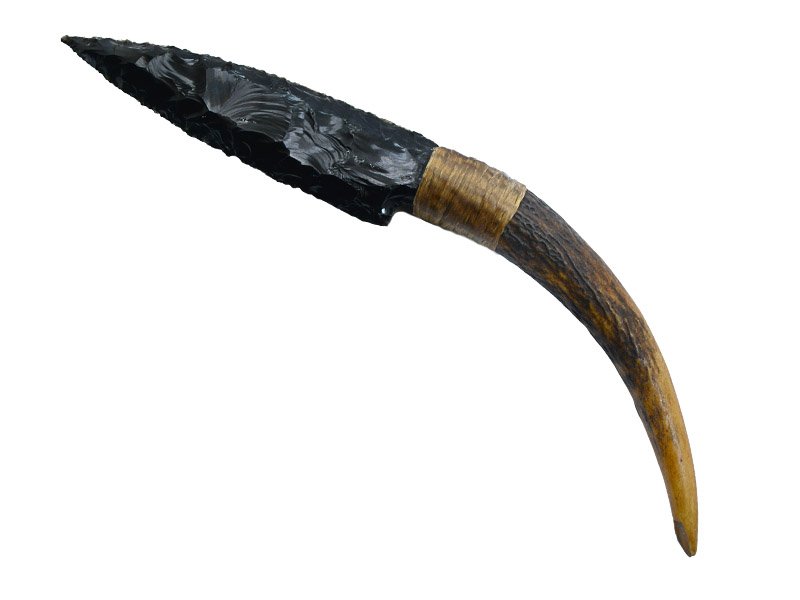 Faca para colecionador em Obsidiana. Empunhadura em chifre de cervo, 26 cm