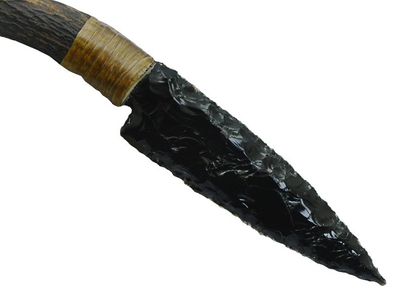 Faca para colecionador em Obsidiana. Empunhadura em chifre de cervo, 26 cm