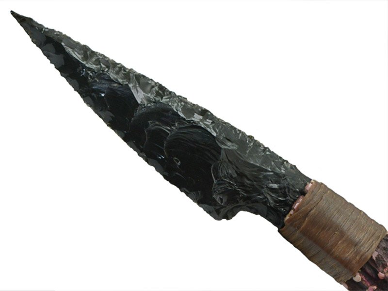 Faca para colecionador em Obsidiana. Empunhadura em chifre de cervo, 30 cm