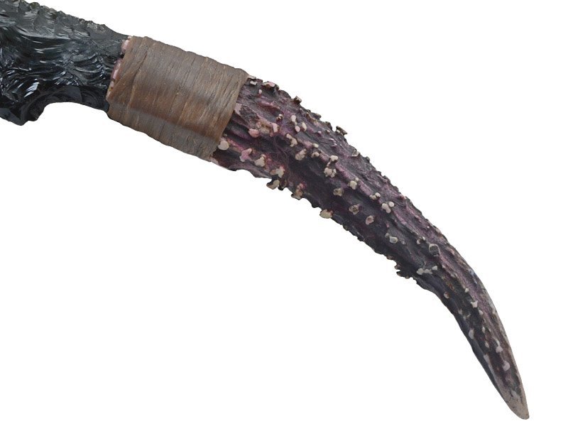 Faca para colecionador em Obsidiana. Empunhadura em chifre de cervo, 30 cm