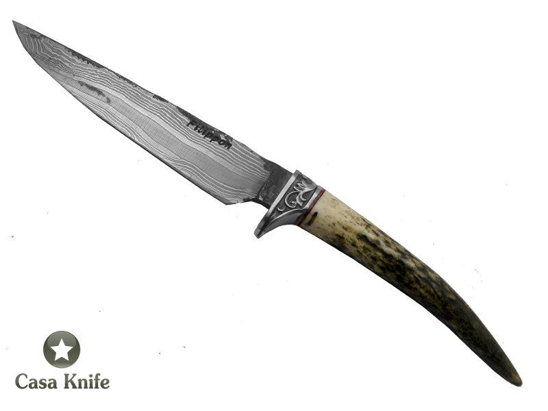 Adelar Filippon faca para colecionador forjado em aço damasco linear. Empunhadura em Chifre de Cervo, 27 cm
