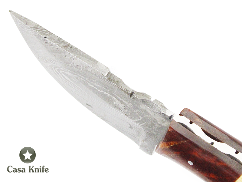 Faca Skinner para colecionador forjado em Aço Damasco. Empunhadura em Oliveira, 21 cm