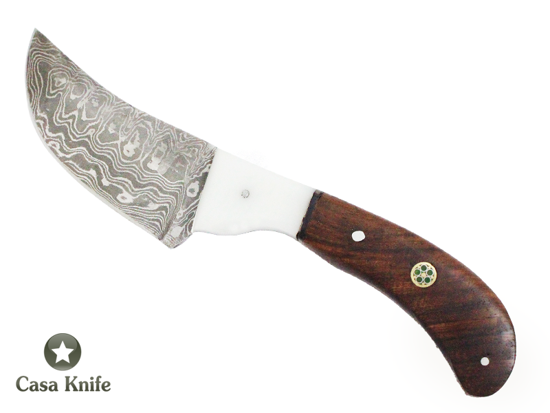 Faca Skinner para colecionador forjado em Aço Damasco. Empunhadura em Rádica de Imbuia, 20 cm