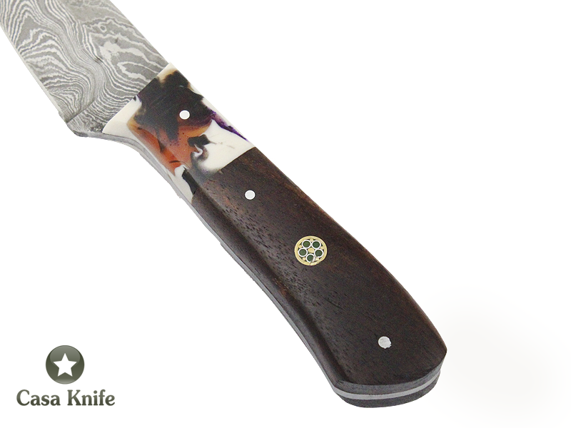 Faca Skinner para colecionador forjado em Aço Damasco. Empunhadura em Rádica de Imbuia, 20 cm