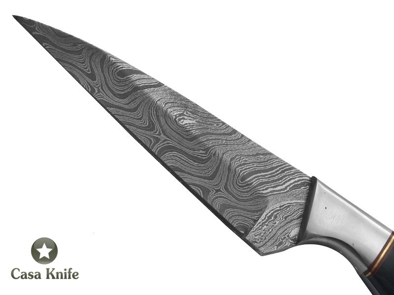 Faca Skinner para colecionador forjado em aço damasco. Empunhadura em chifre de Bufalo, 23 cm