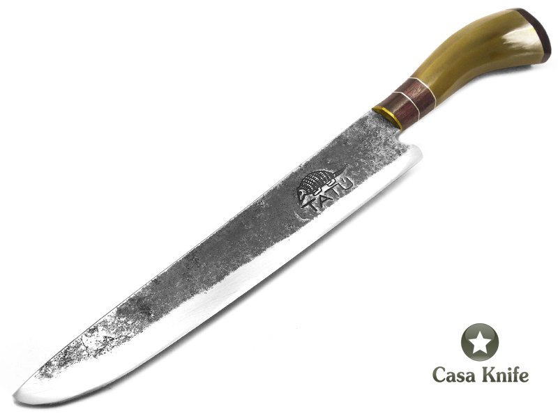 Faca Tatú para colecionador em aço carbono com empunhadura em osso e madeira 37 cm