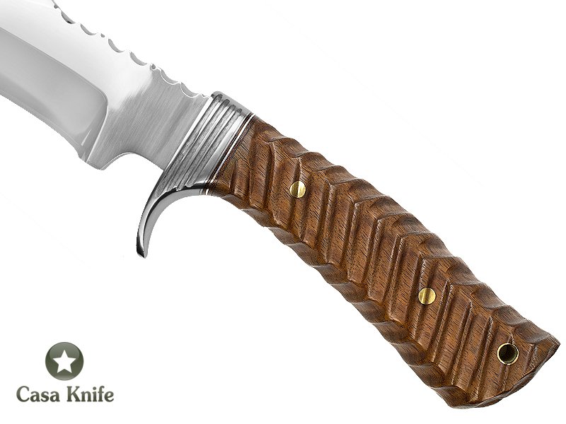 Faca Bowie para colecionador em aço D2 com empunhadura em radica de roseira esculpida, 32 cm