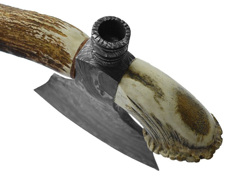 Machado Tomahawk para colecionador em aço damasco. Empunhadura chifre de servo com roseta, 49 cm