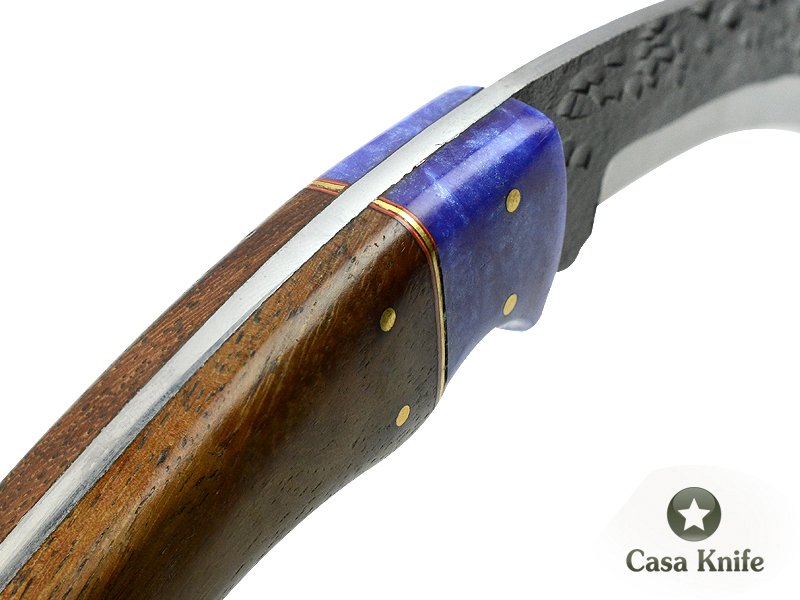 Magnifica faca Karambit Brut Forge para colecionador forjada em aço 1095. Empunhadura em pakkawood e aluminite 19 cm.