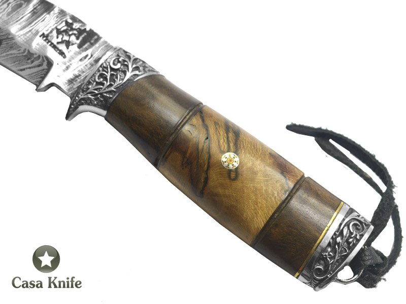 Monte Cristo faca para churrasco para colecionador forjada em aço damasco escalavrado, empunhadura em Ibuia e Platano estabilizado, 29 cm