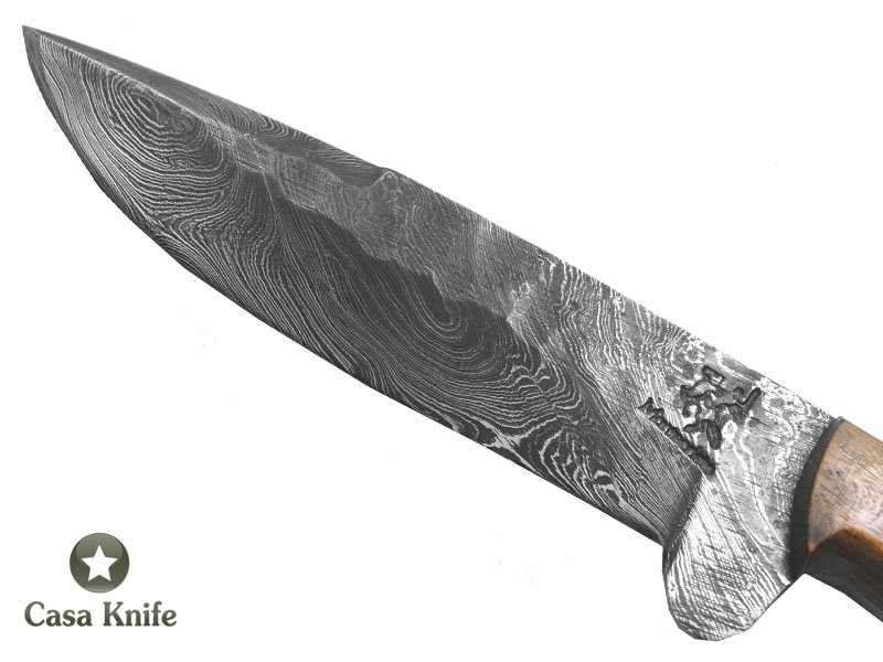 Monte Cristo Faca para colecionador forjada em aço damasco, com empunhadura em em Pau- Ferro, 24 cm