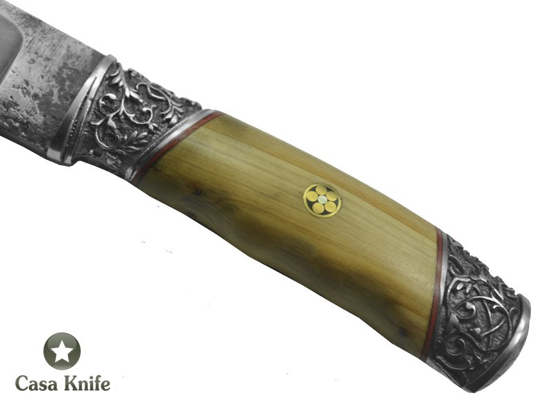 Monte Cristo Faca para colecionador forjado em aço Sanmay 1075 - 15N20. Empunhadura em Cipreste com mosaico em bronze, espaçadores em Resina, 25 cm