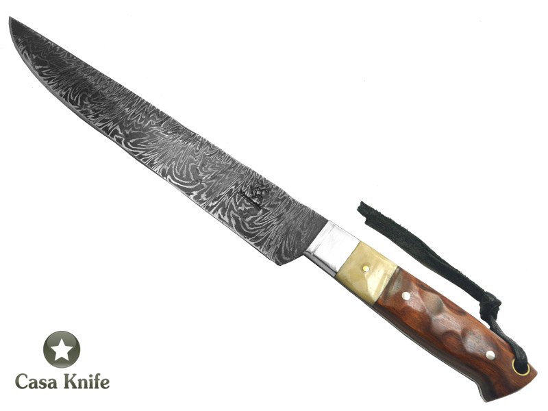 Montecristo Faca Cheff para colecionador forjada em aço damasco.Empunhadura em Mogno com Osso de Búfalo, 30 cm