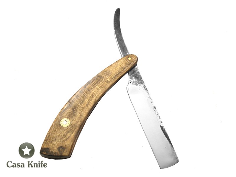 Navalha para colecionador forjada em aço 5160, Empunhadura em madeira de Nogueira, 22 cm