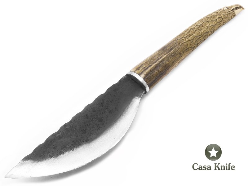 Sabre faca para correar em aço 1080 oxidado com empunhadura em chifre de cervo esculpido 29 cm