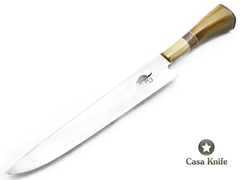 Tatú faca para colecionador em aço carbono com empunhadura em osso e madeira 36 cm